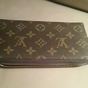 Authentic Louis vouttion wallet